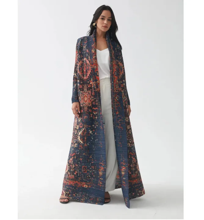 عبايات نسائيه انيقه و مريحة - Elegant and comfortable women's abayas