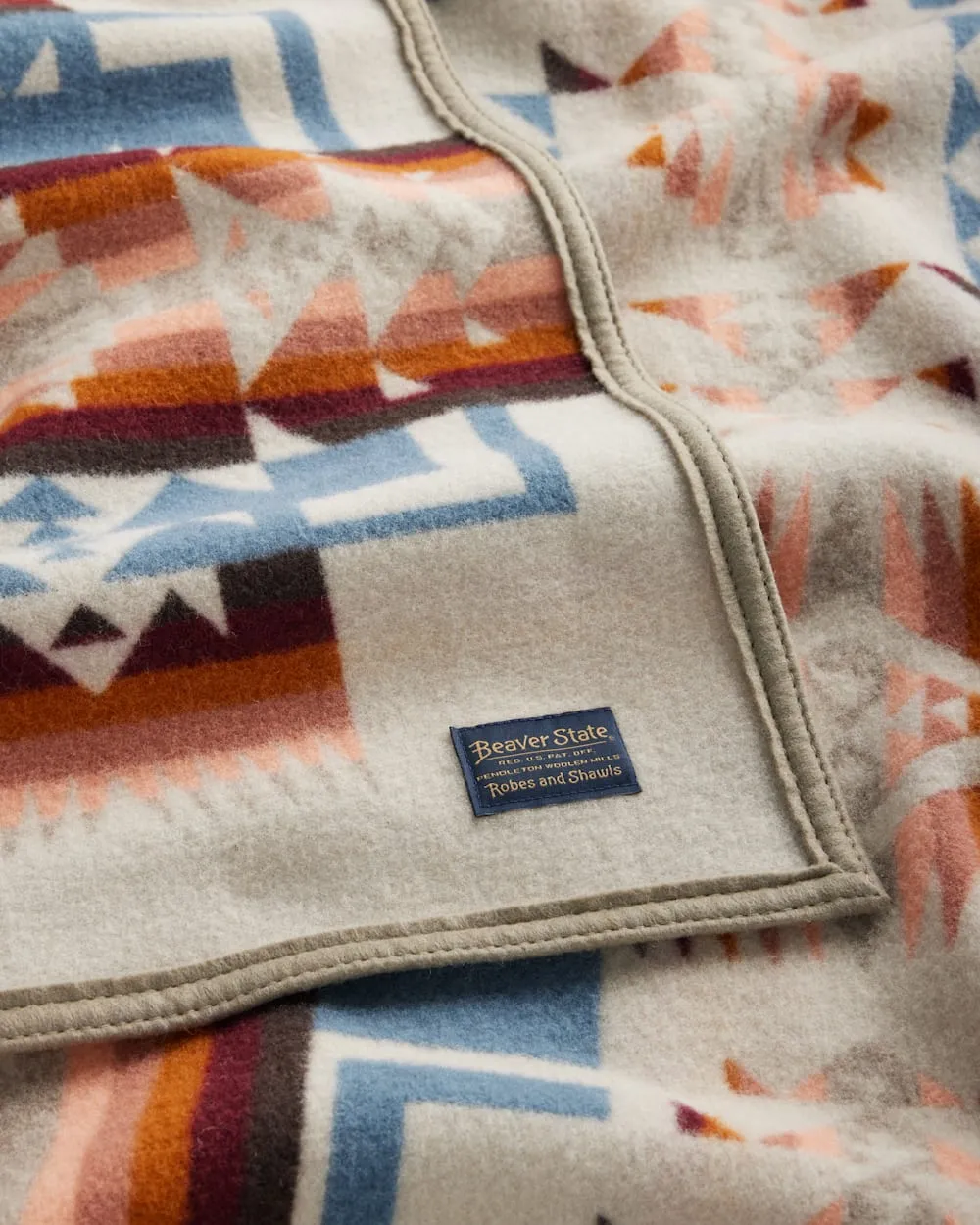 Pendletons Premium Chief Joseph Design Blanket Robe