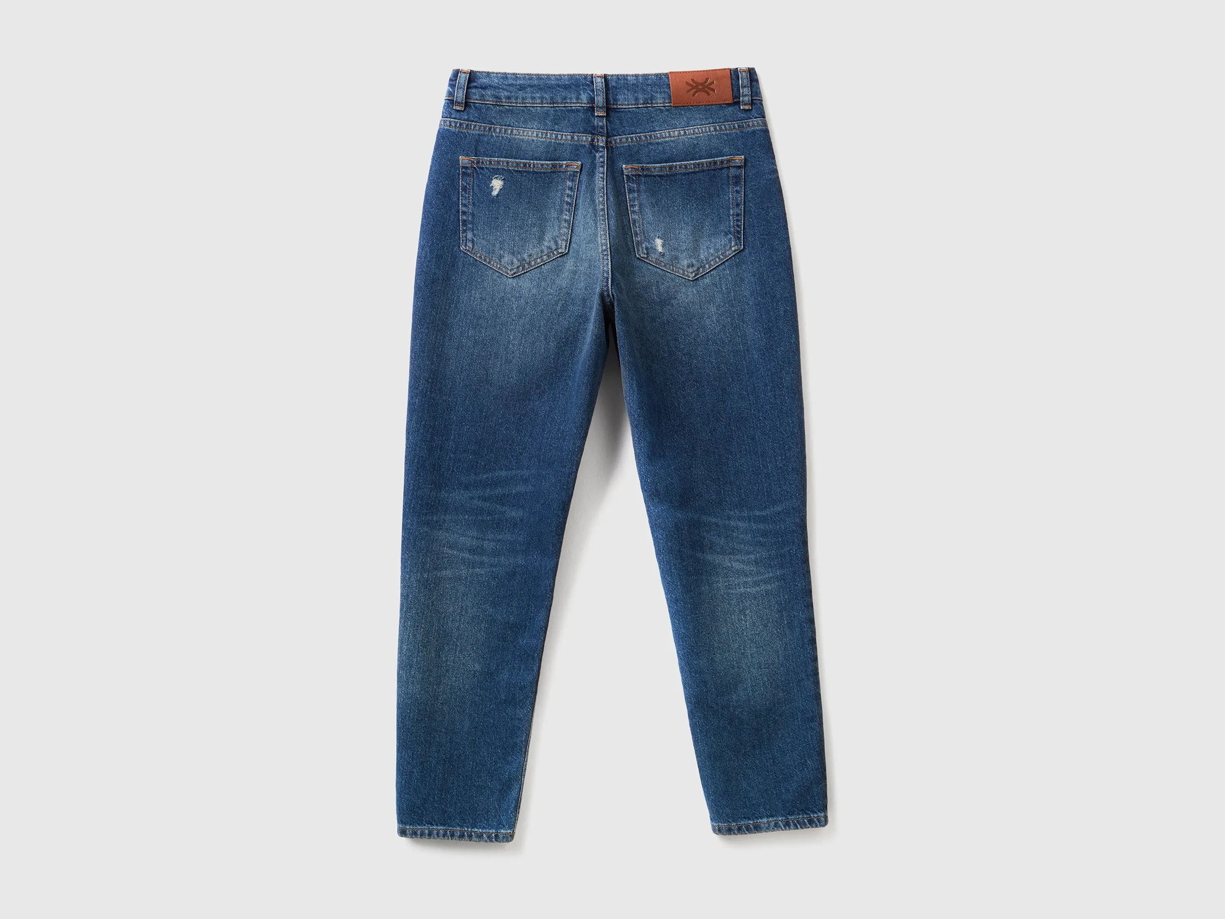 CROPPED HIGH-WAISTED JEANS