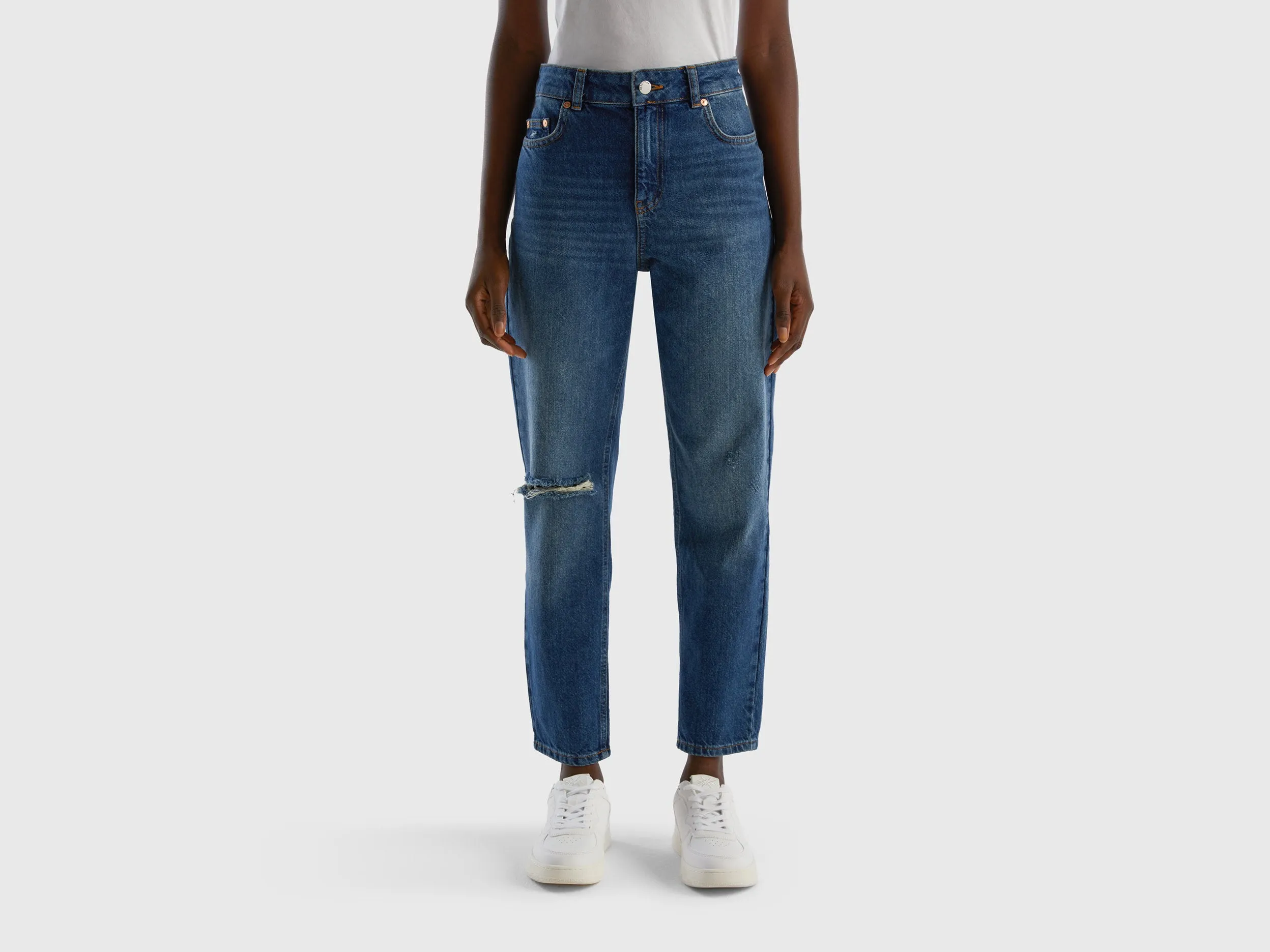 CROPPED HIGH-WAISTED JEANS