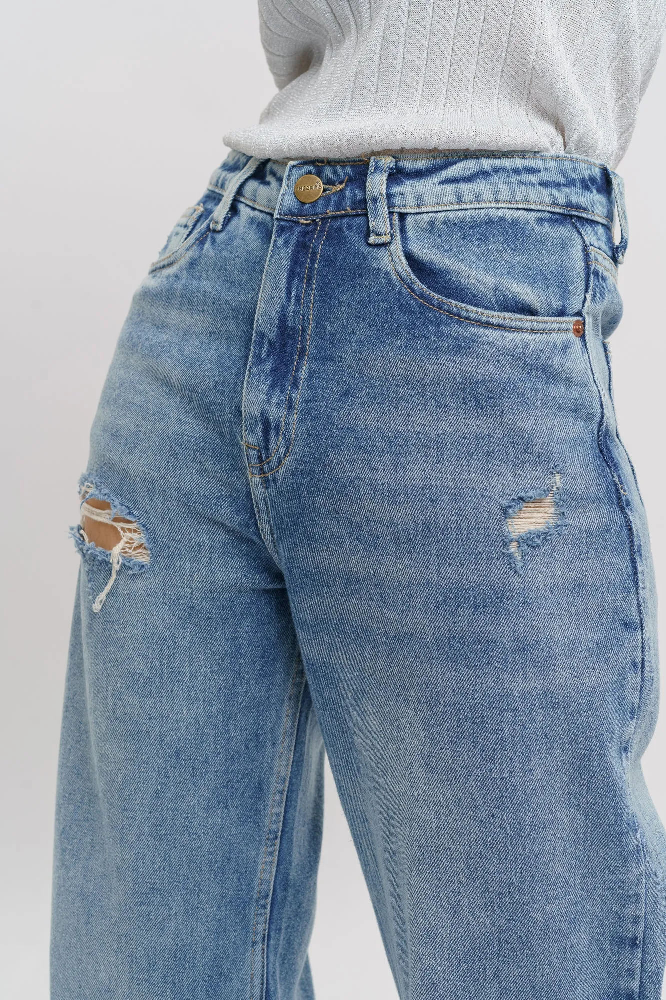 Distress Wide Jeans