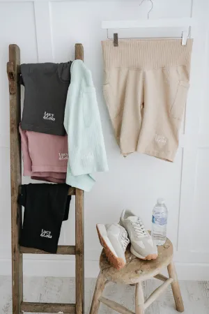 Seamless Ribbed Lucy & Lola Cycling Shorts Two Pockets