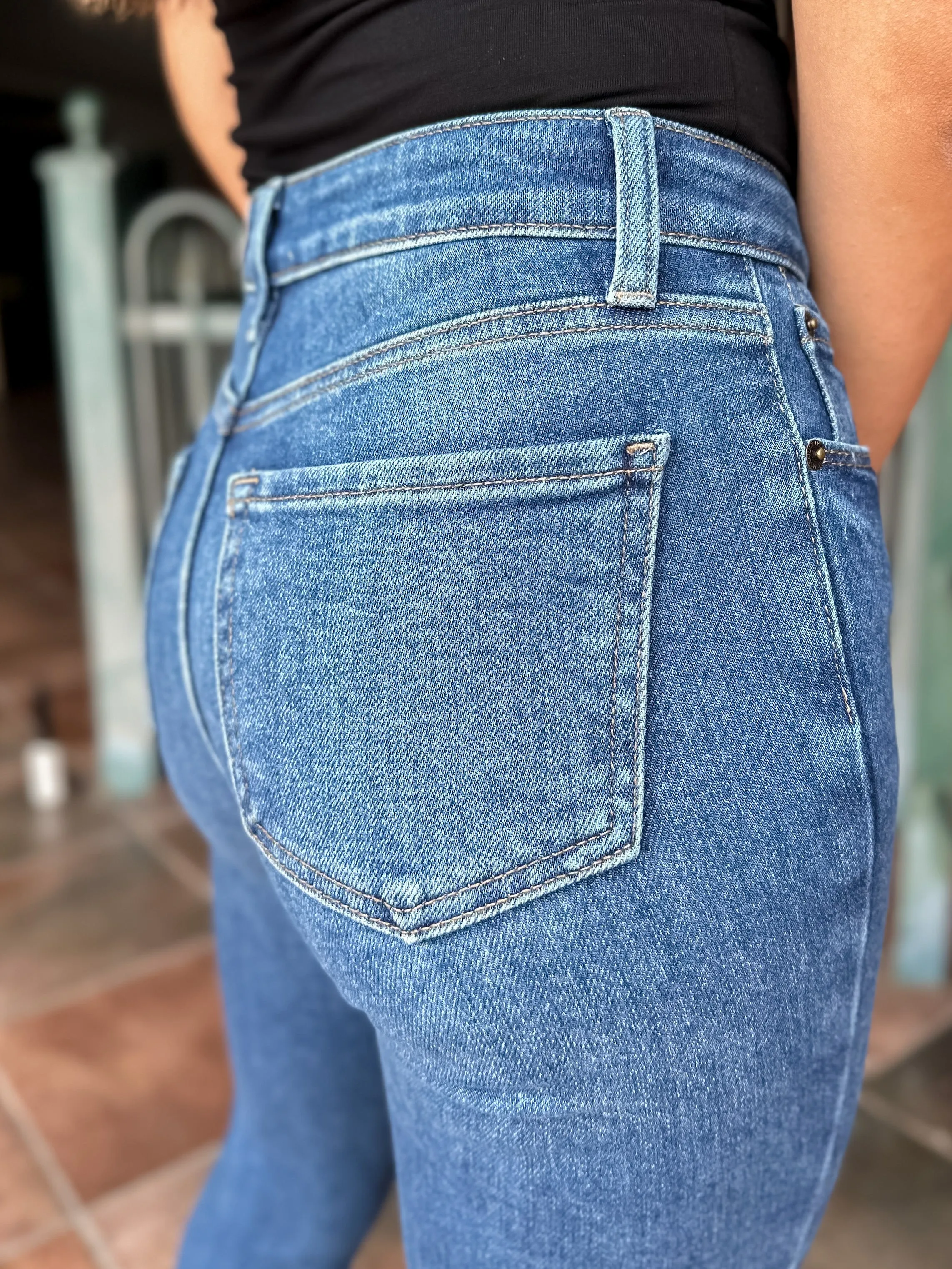Straight Skinny Jeans With Scissor Cut Hem