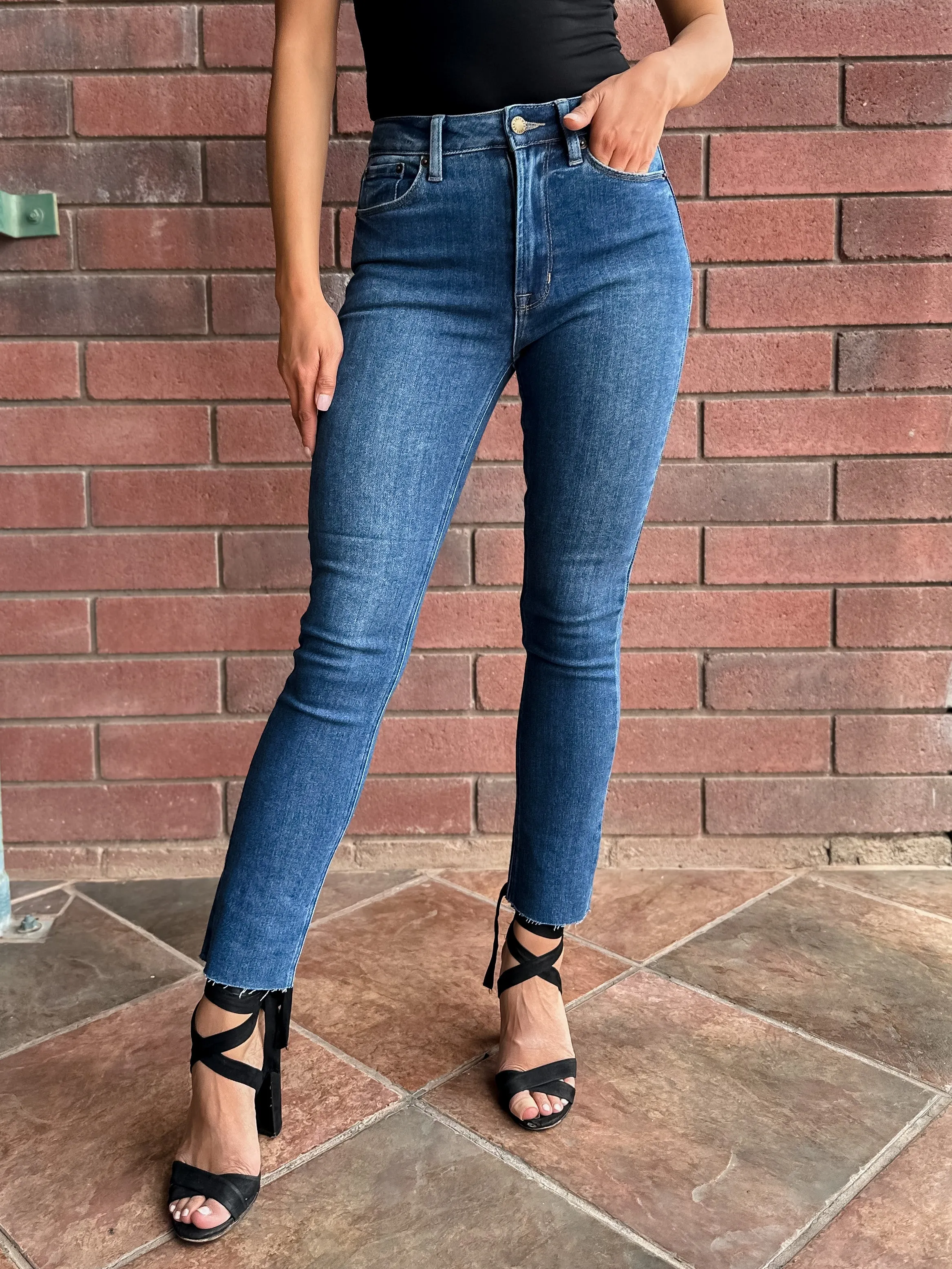 Straight Skinny Jeans With Scissor Cut Hem