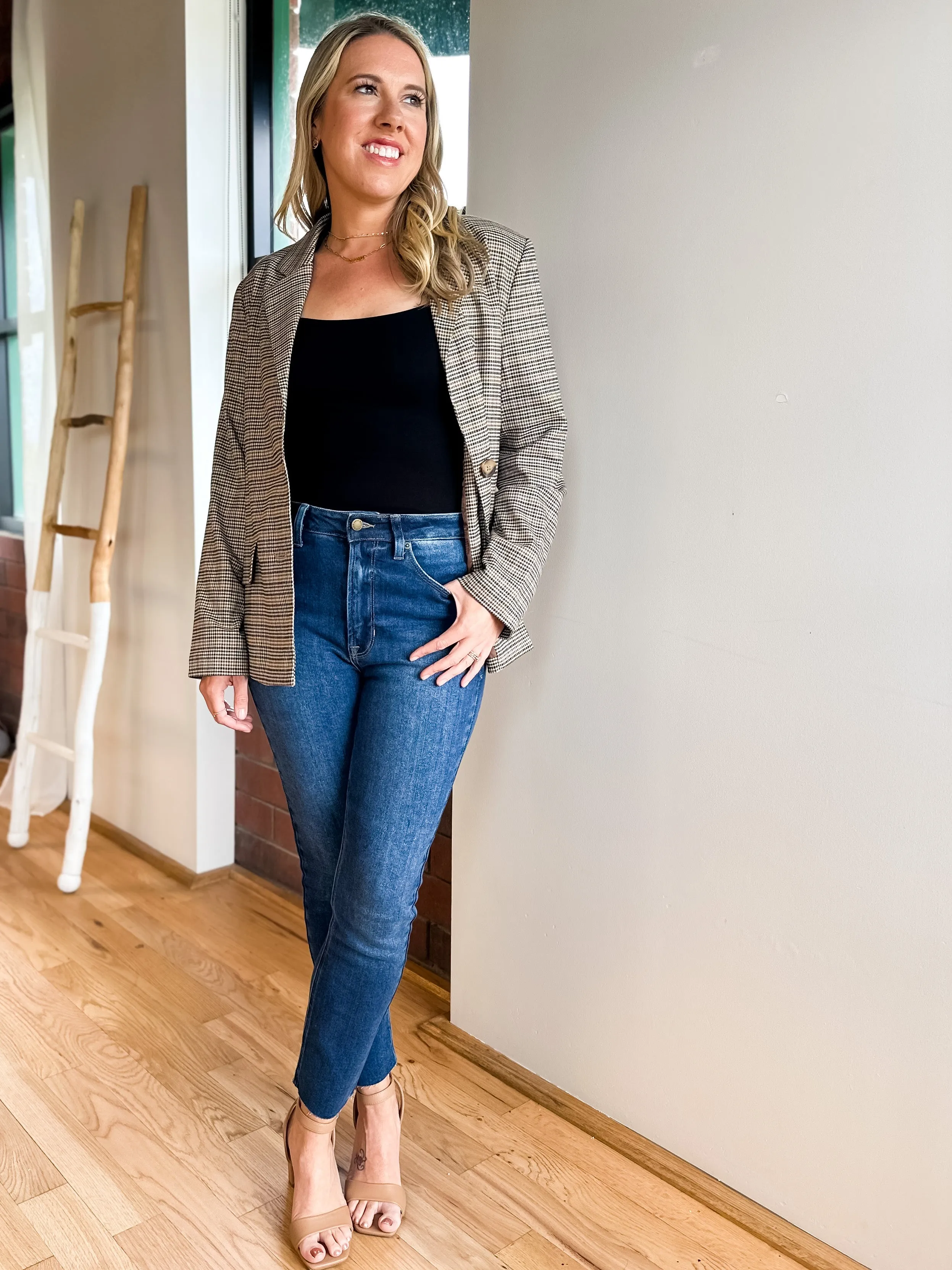 Straight Skinny Jeans With Scissor Cut Hem