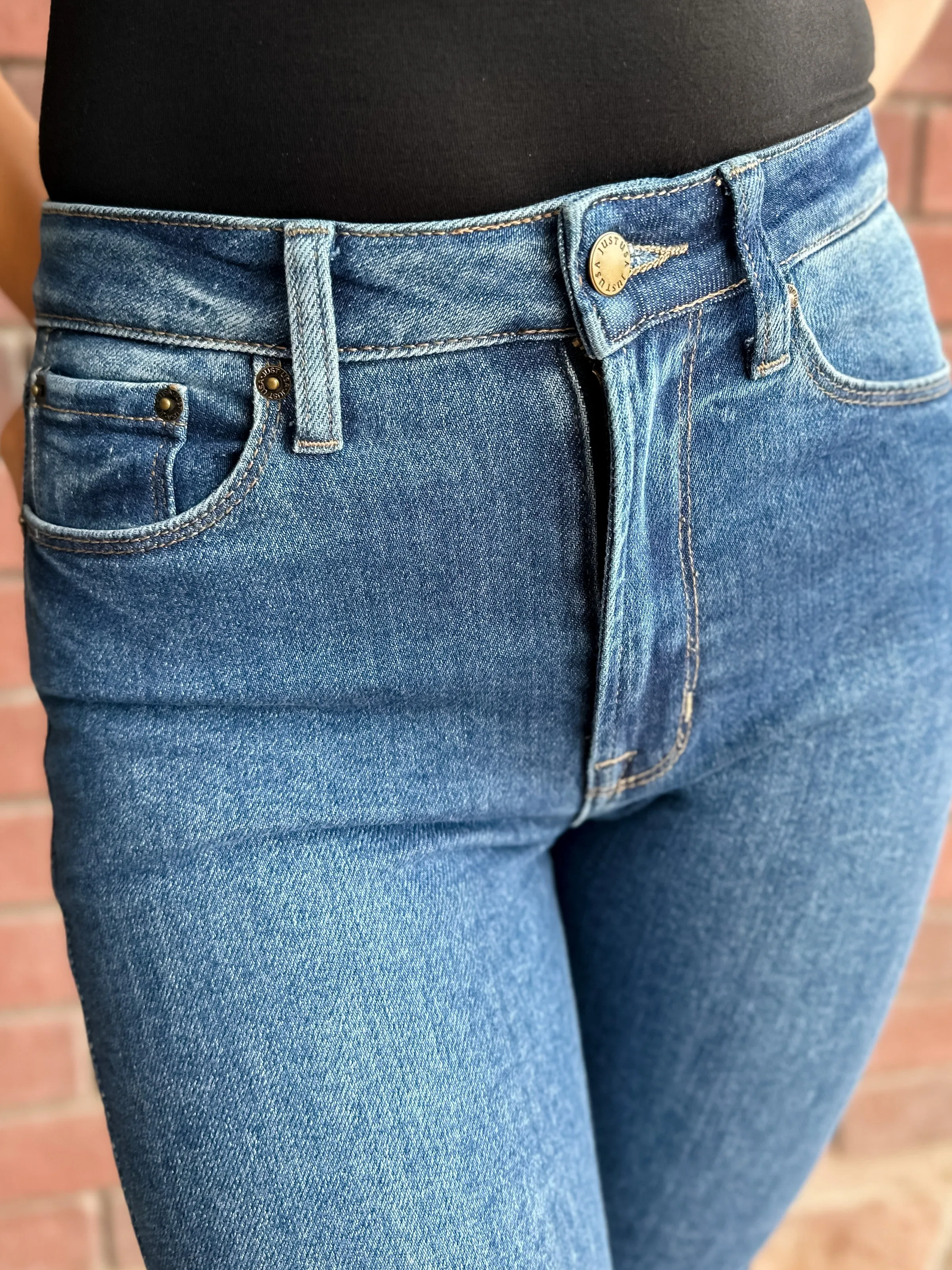 Straight Skinny Jeans With Scissor Cut Hem