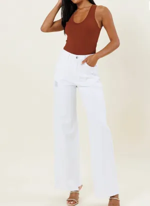 White distressed jeans
