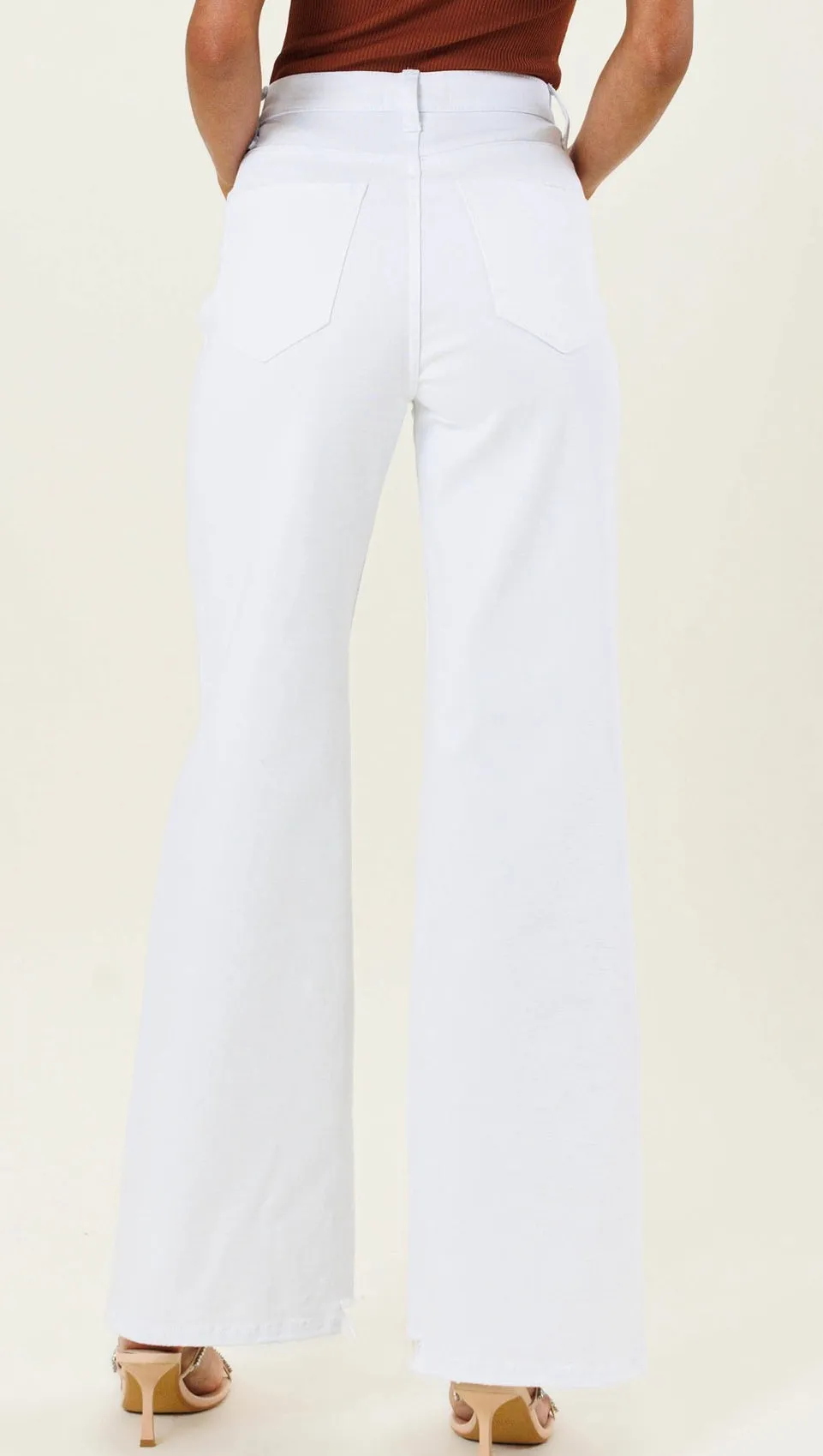 White distressed jeans