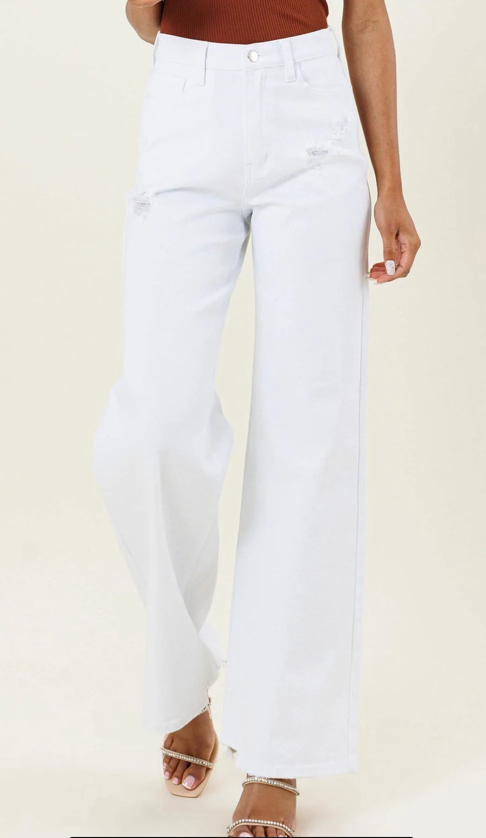 White distressed jeans